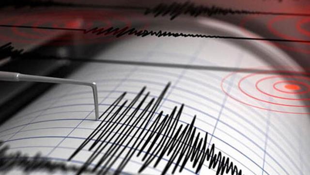 İzmir’de 5.1 Büyüklüğünde Deprem!  Sarsıntı Çevre İllerde De Hissedildi
