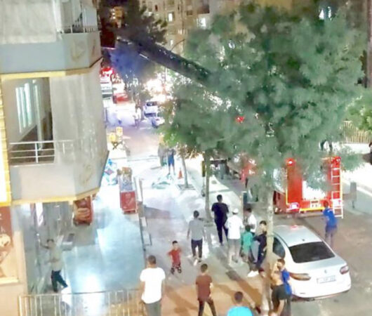 Siirt’te intihara teşebbüs eden 14 yaşındaki kız çocuğunu itfaiye Müdürü Kurtardı Siirt il merkezinde intihar etmek isteyen 14 yaşındaki kız İtfaiye