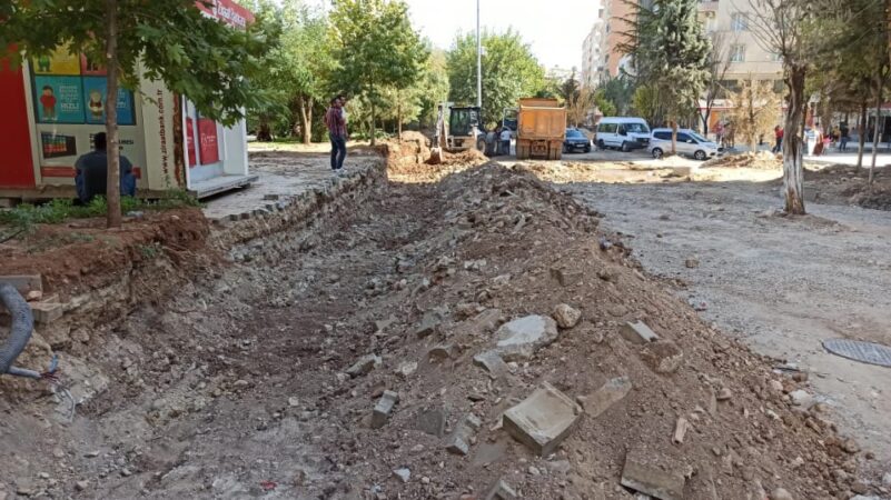 Siirt Valisi Hacıbektaşoğlu Vatandaşın Talebini Geri Çevirmedi, Güres Caddesi Genişletiliyor