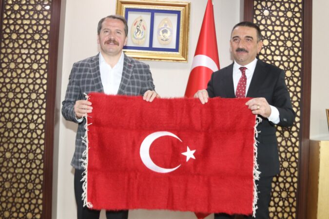 Çeşitli programlara katılmak üzere Siirt’te gelen Memur Sendikaları Konfederasyonu (Memur-Sen)