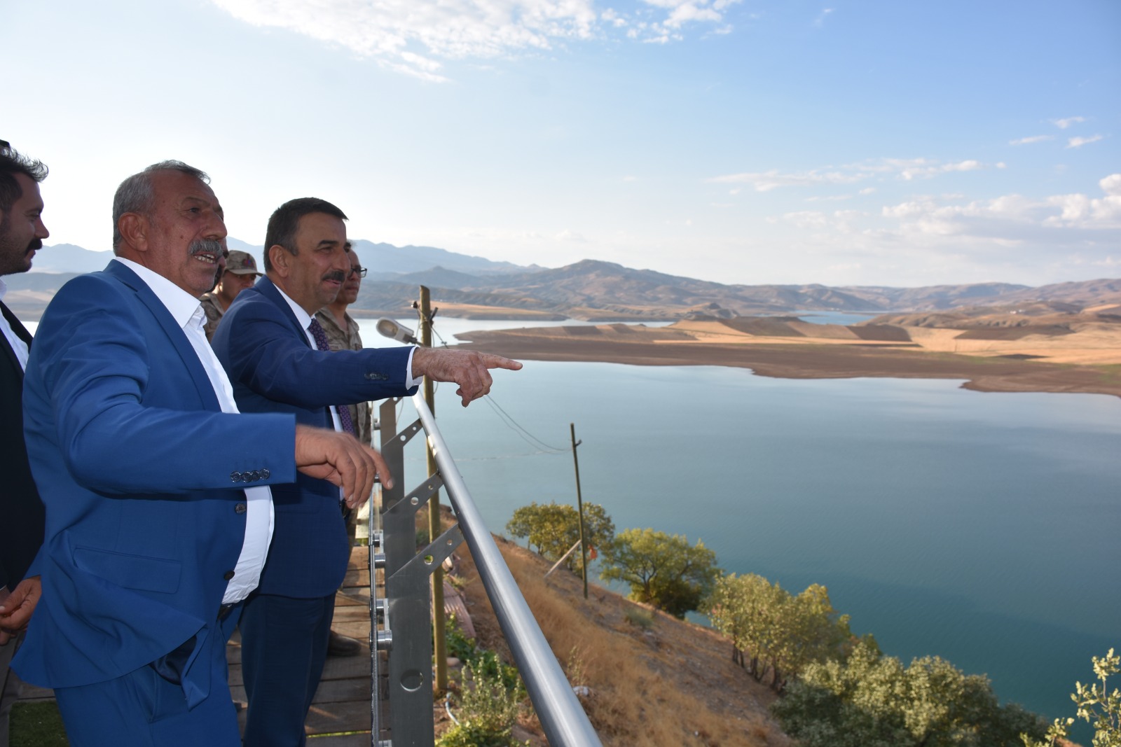  “GÖKÇEBAĞ KÖPRÜSÜ”NDE SONDAJ ÇALIŞMALARI BAŞLADI ILISI BARAJ GÖLÜNE ALTIN GERDANLIK