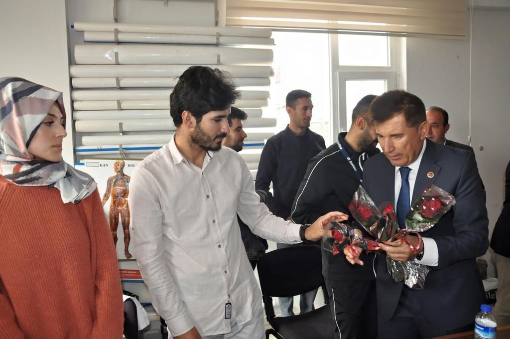 Siirt’in Baykan ilçesine bağlı Atabağı beldesinde öğretmenler günü kutlamaları kapsamında