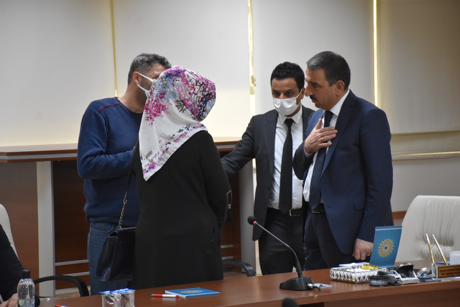 Vali Hacıbektaşoğlu, Halk Gününde Vatandaşların Dertlerine Derman Oldu Siirtli vatandaşların istek, şikâyet ve önerilerini dile getirdikleri Halk Günü