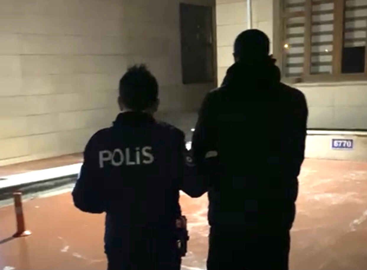 Siirt’te halı dokuma atölyesinde hırsızlık yapan şahıs suç üstü yakaladı.