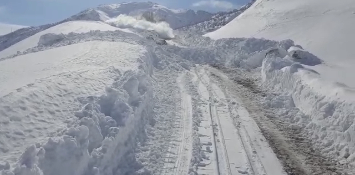 Son Dakika: Yoğun Kar Nedeniyle Eruh-Şırnak Karayolu Trafiğe Kapandı