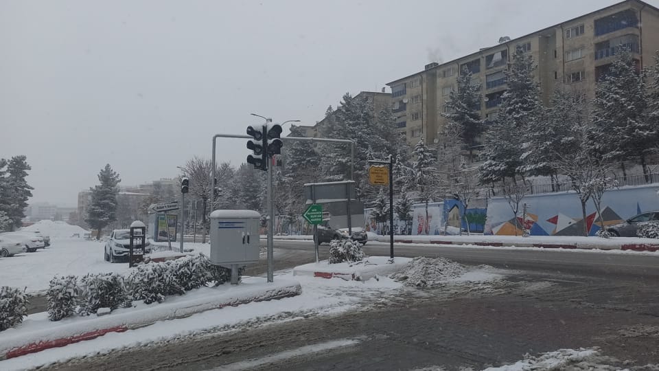 Kurtalan Caddesi üzerinde bulunan