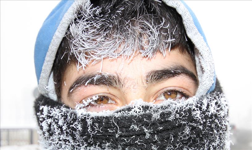 Siirt’in aşırı soğuk havanın etkisi altına giriyor. Soğuk ve kar