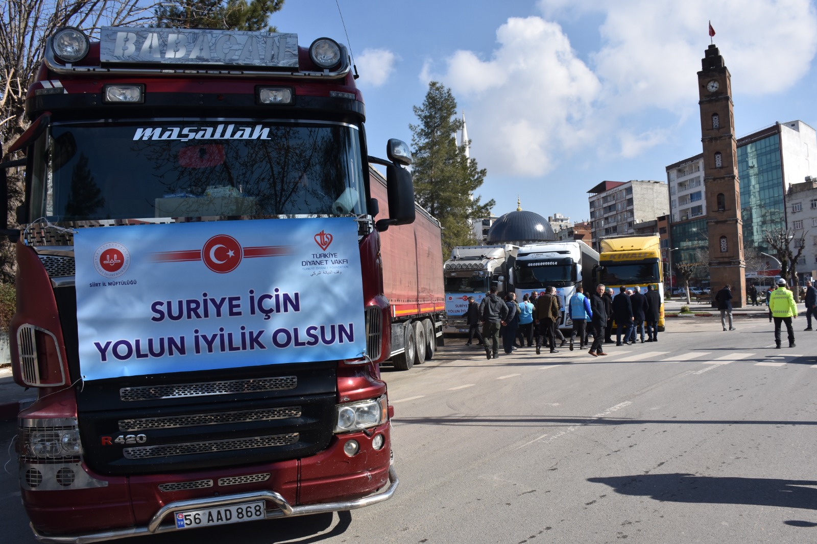 SİİRTLİ YARDIMI SEVİYOR Siirtli yardımı seviyor.Kendisi de zor durumda iken, dişinden tırnağından arttırarak