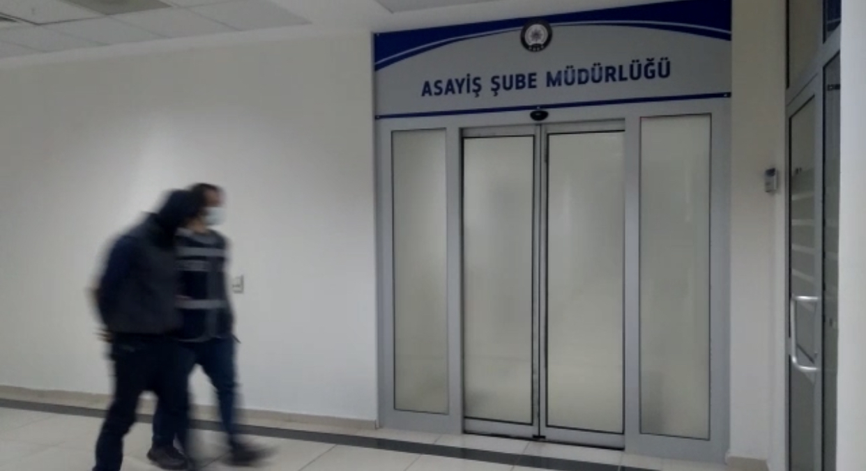 Siirt’te 2 ayrı hırsızlık olayına karıştığı nedeniyle yakalanan şahıs emniyetteki