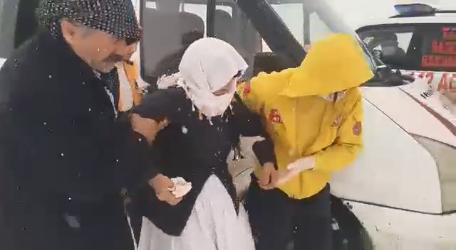 Siirt İl Özel İdare ve 112 Acil Sağlık ekipleri Pervari