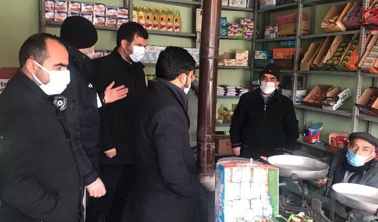 Omicron varyantının hakim varyant olması ile birlikte artan pozitif vaka