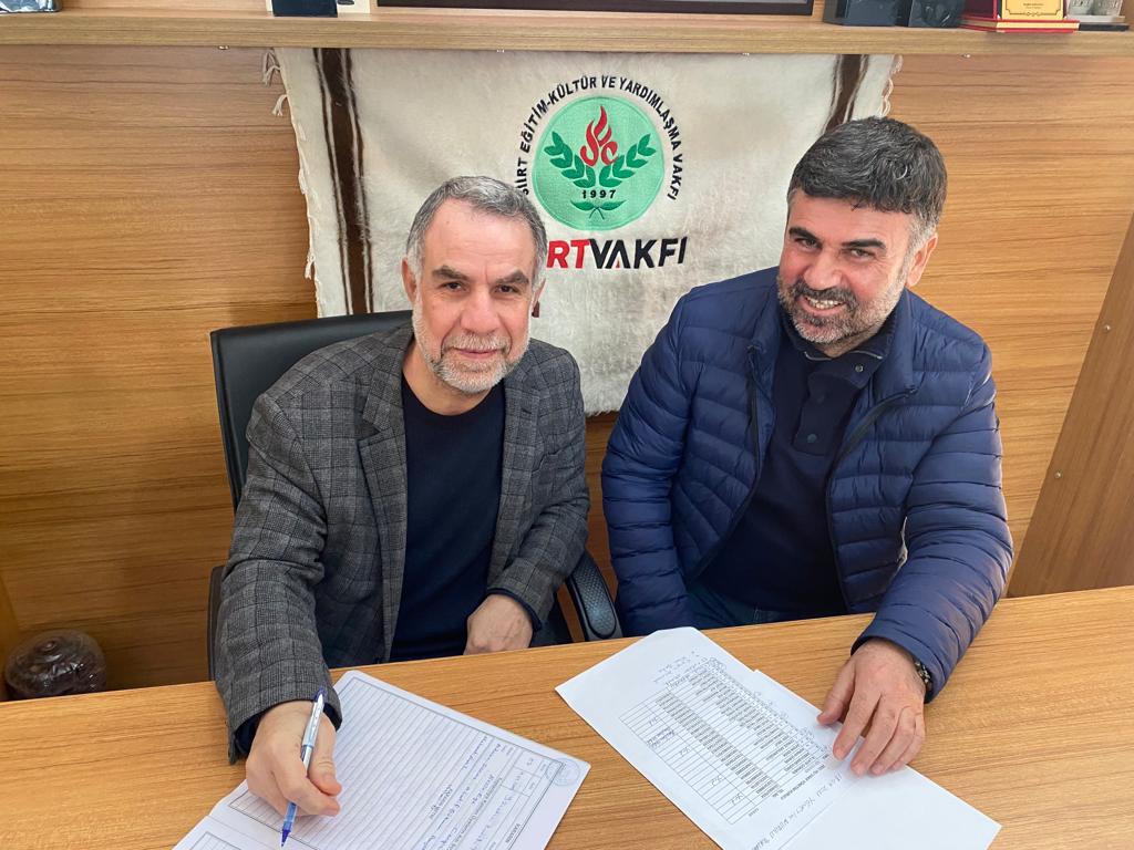 Siirtliler Eğitim Kültür ve Yardımlaşma Vakfında bayrak değişimi yapıldı. Kurucularından