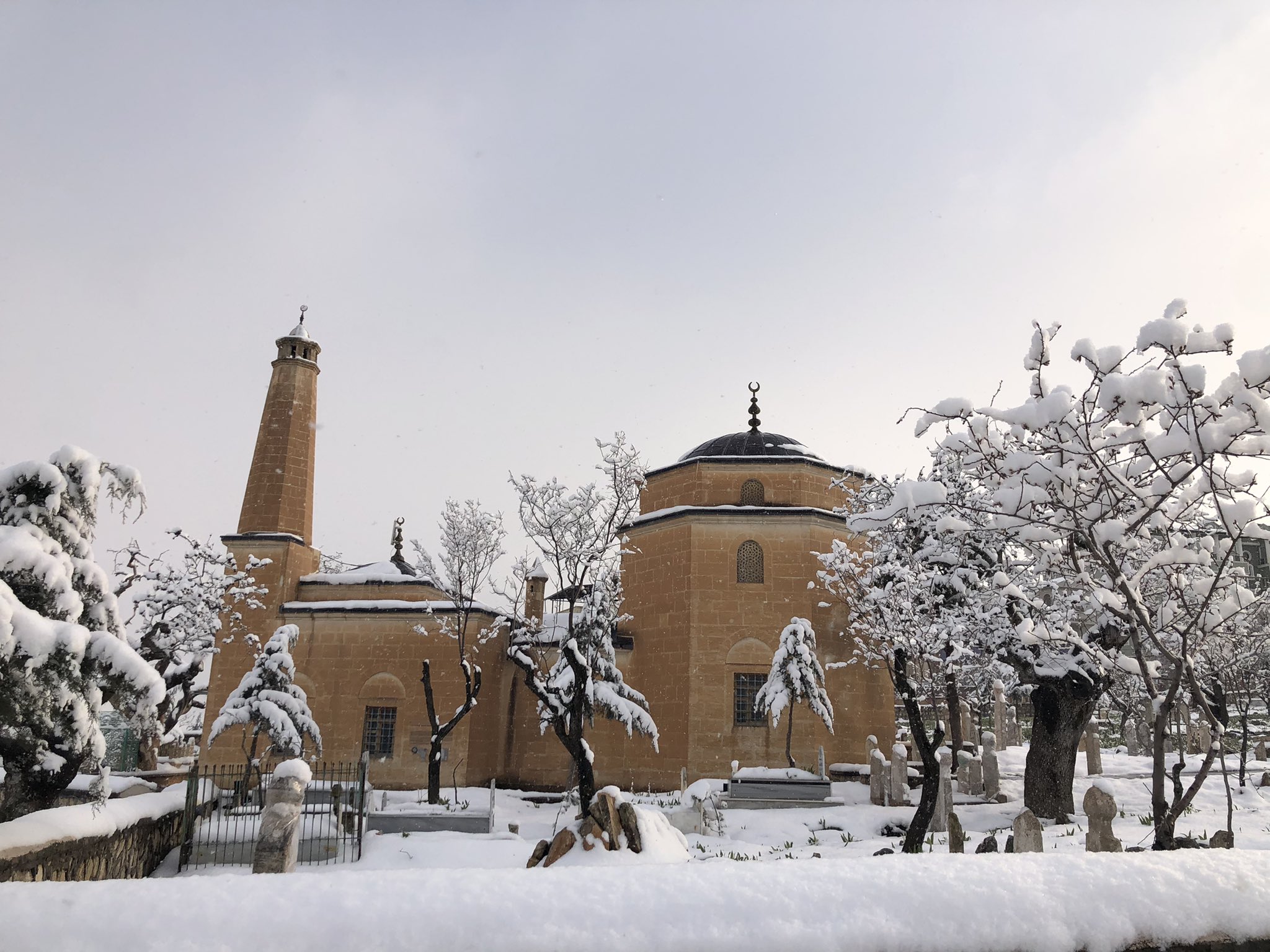 Siirt’in Tillo İlçesindeki ışık hadisesi olumsuz hava koşulları nedeniyle gerçekleşmedi Siirt’in Tillo ilçesinde 258 yıl önce İbrahim Hakkı Hazretleri tarafından