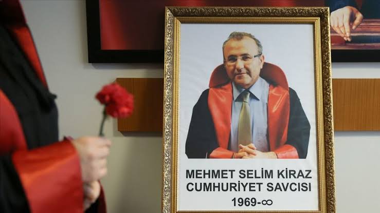 Siirtli Şehit Savcı Hemşerimiz Mehmet Selim Kiraz Vefat Yıl Dönümünde Anılıyor Şehit Cumhuriyet Savcısı hemşerimiz Mehmet Selim Kiraz vefatının 7 .