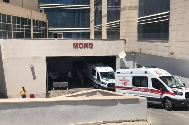 Siirt’te 17 yaşındaki kız ölü bulundu! Siirt’te silah sesinin geldiği evden genç kızın cansız bedeni çıktı.