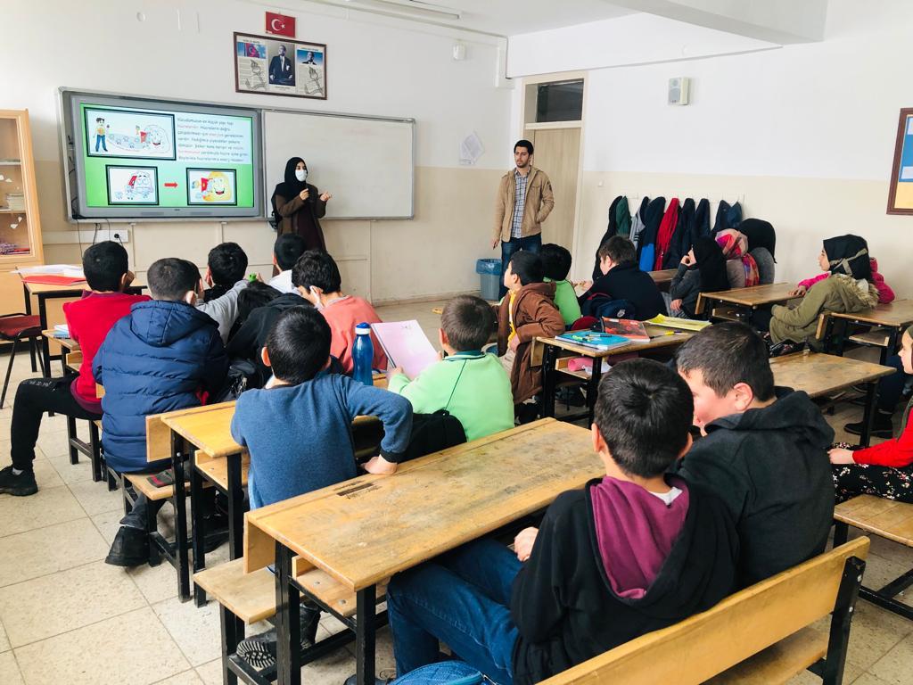 Siirt’in Tillo ilçesinde öğrencilere