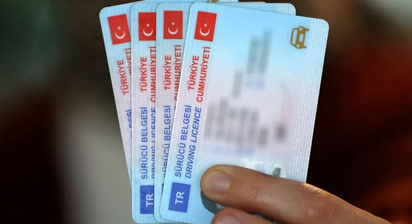 Eski tip sürücü belgesine sahip olanlar yıl sonuna kadar ehliyetinizi