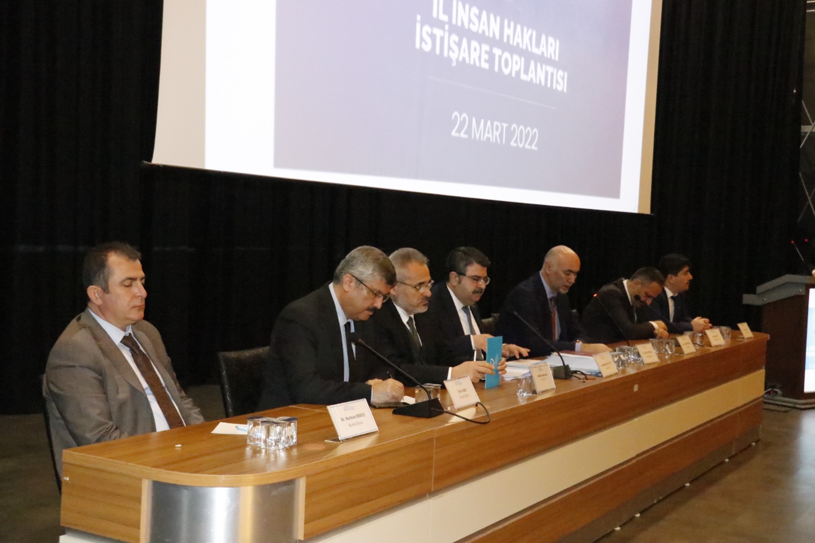 İnsan hakları kavramının geçmişi çok eskilere günümüzden binlerce yıl ötesine