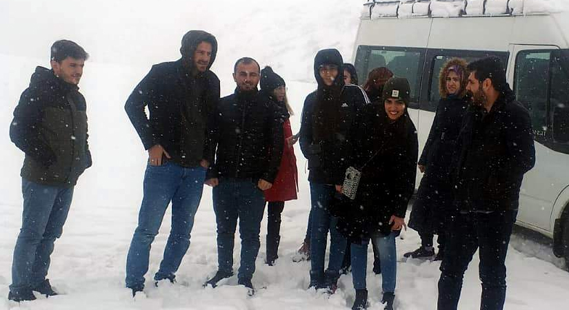 Siirt’te karda mahsur kalan öğretmenler kurtarıldı