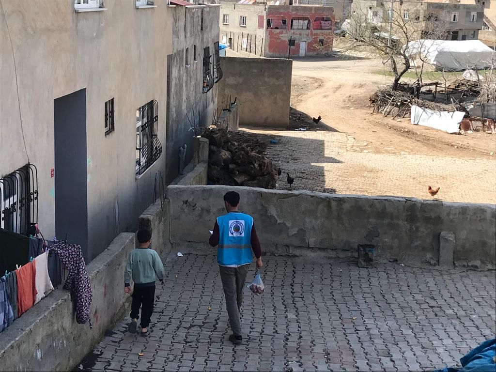 Siirt Belediyesinden 223 aileye et yardımı Siirt Belediyesi, ihtiyaç sahibi aileleri bu Ramazanda da unutmadı. Siirt