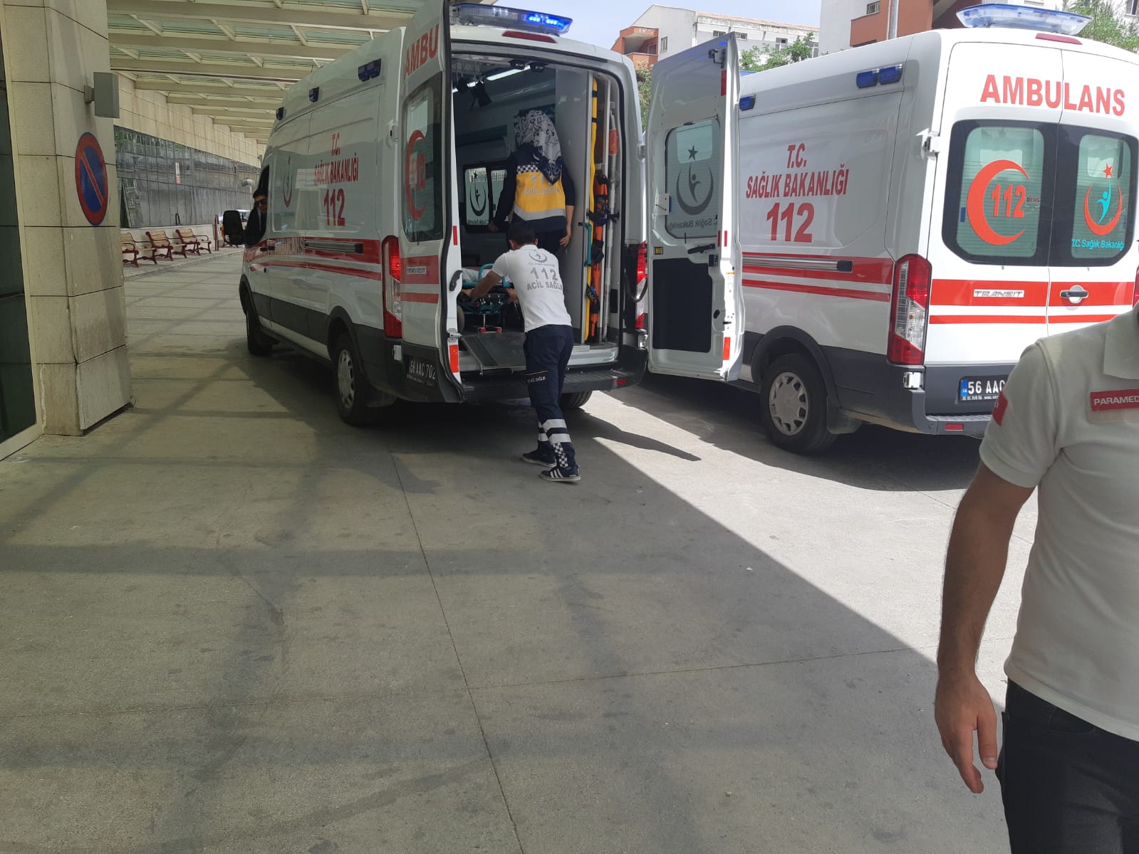 Siirt’te Pervari ilçesinde yüksekten düşen kadın ağır yaralandı. Edinilen bilgilere