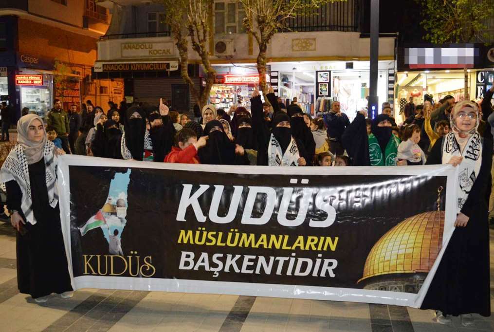 HÜDA-PAR’DAN KUDÜS AÇIKLAMASI HÜDA-PAR İl Başkanlığı tarafından İsrail siyonizminin Kudüs’te yaptığı zulümü kınayan