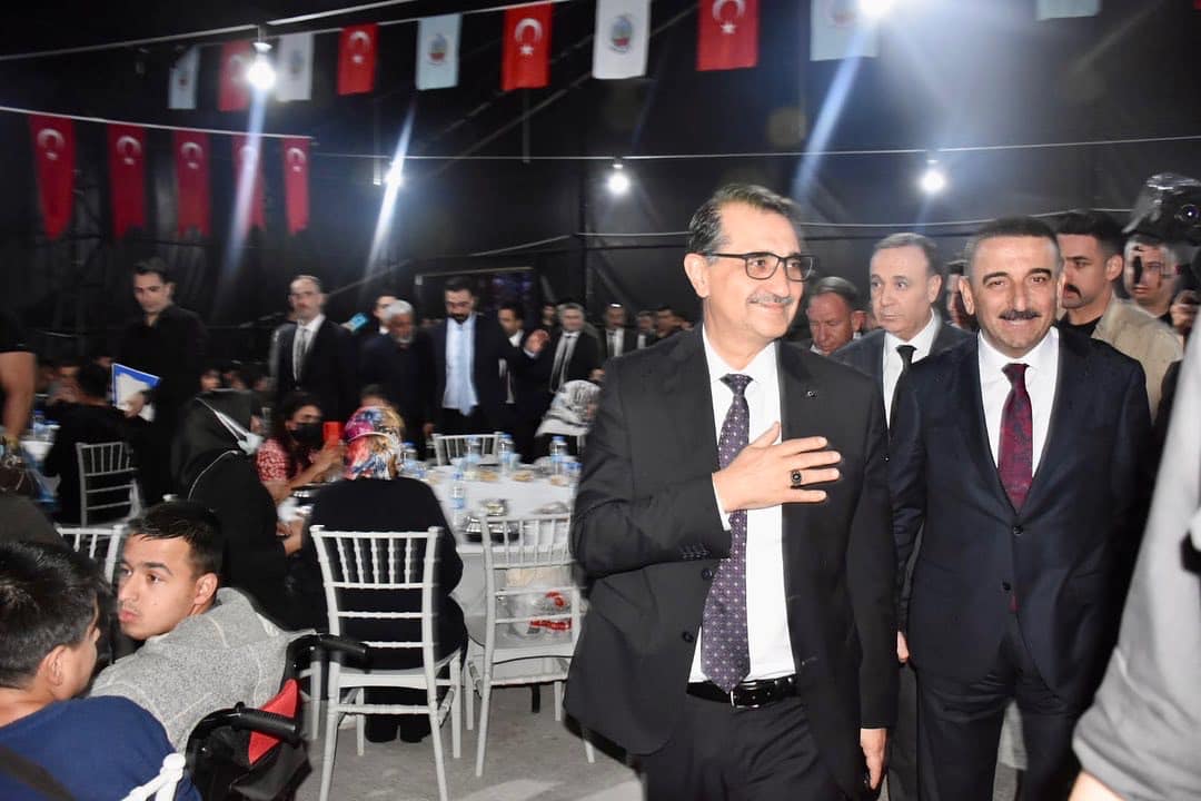 Enerji ve Tabi Kaynaklar Bakanı Fatih Dönmez, Siirt’te çeşitli temas