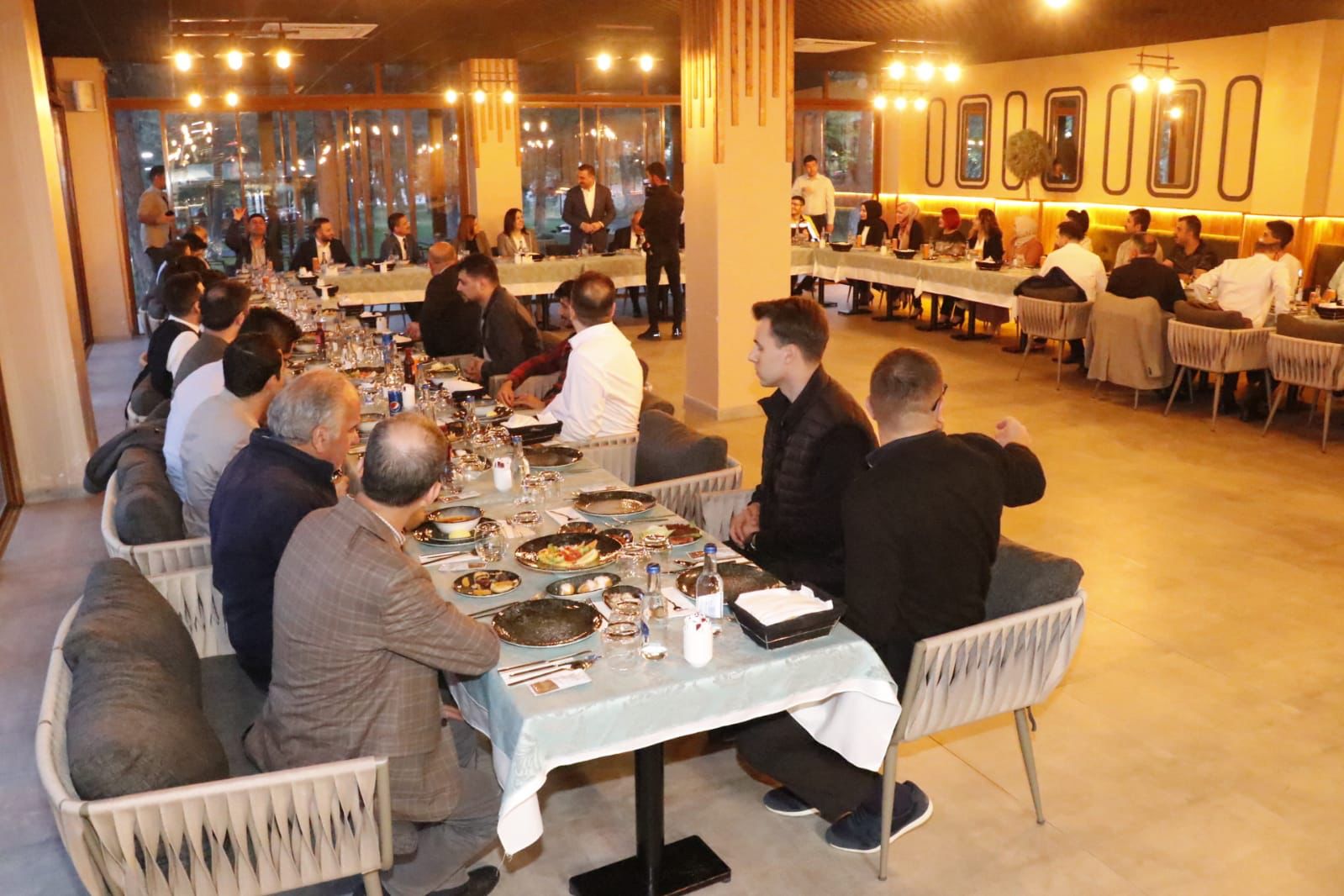 Siirt Valisi ve Belediye Başkan Vekili Osman Hacıbektaşoğlu ve eşi