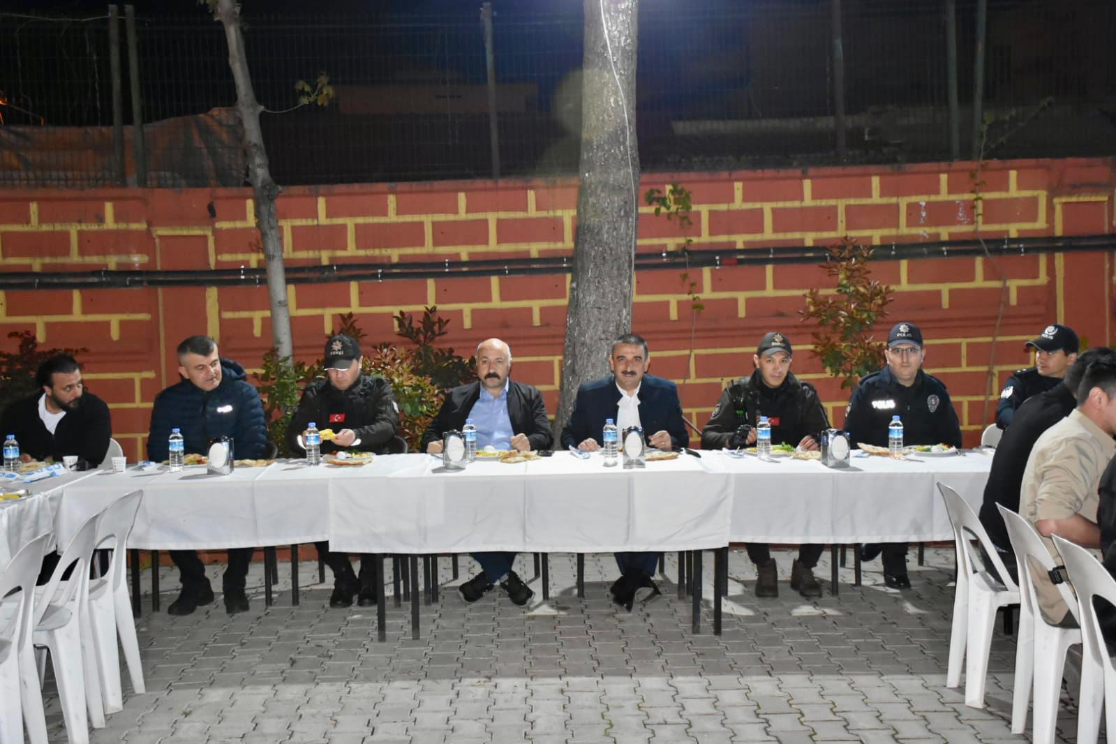 Siirt Valisi ve Belediye Başkan Vekili Osman Hacıbektaşoğlu, mübarek Ramazan