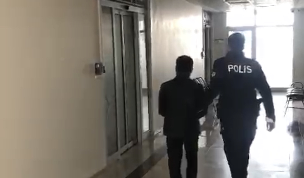 Siirt’te üzerinde uyuşturucu ele geçirilen 5 kişi gözaltına alındı. Konuyla