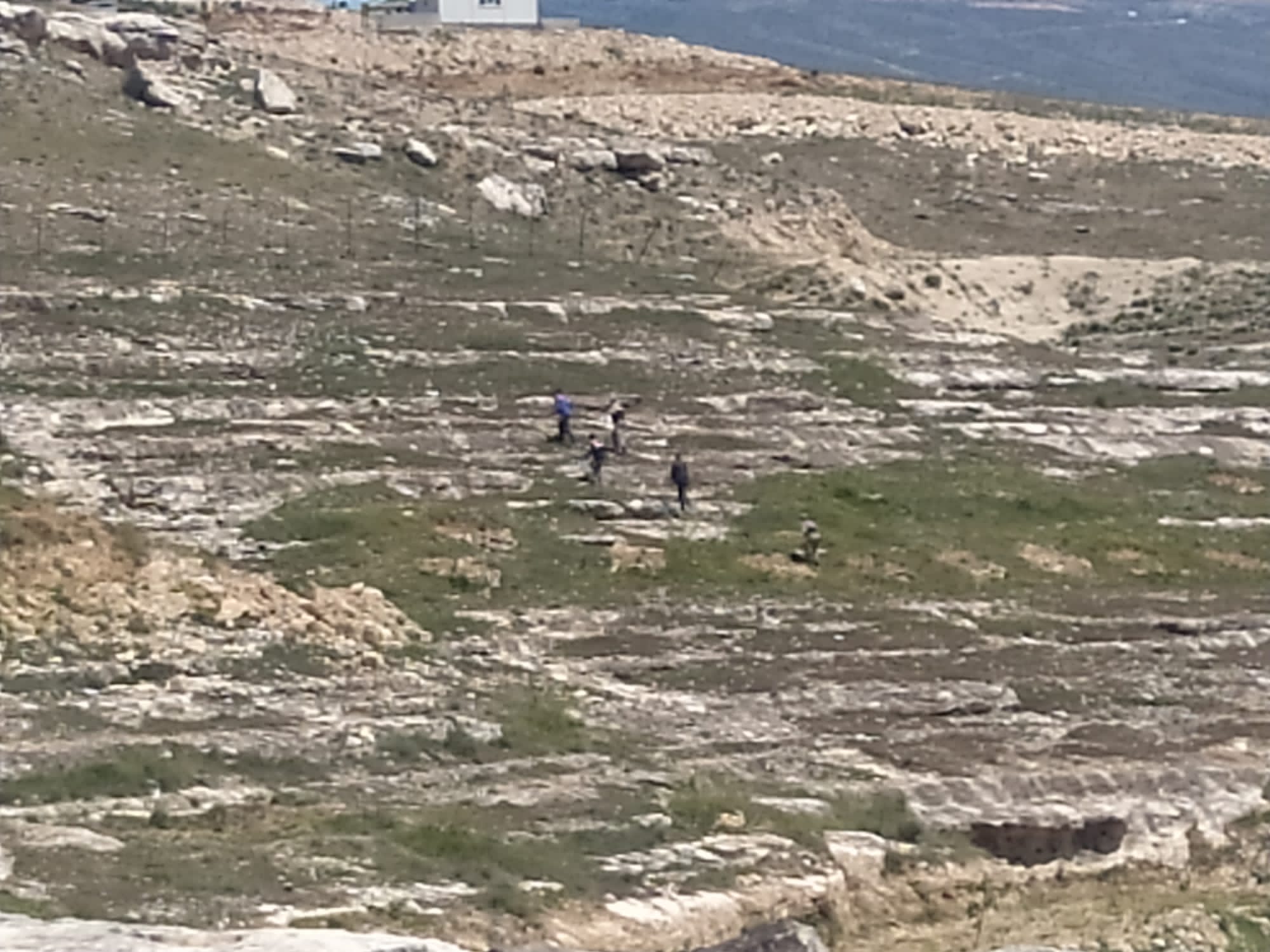 Siirt’te borcundan dolayı intihar etmek isteyen 4 çocuk babası şahıs ikna edildi Siirt’in Deliklitaş mevkiinde intihar girişiminde bulunmak isteyen şahıs ikna edildi.