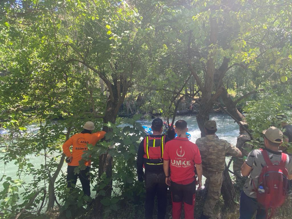 Önceki hafta sonu piknik yaptıkları esnada Botan Çayına düşen Pervari