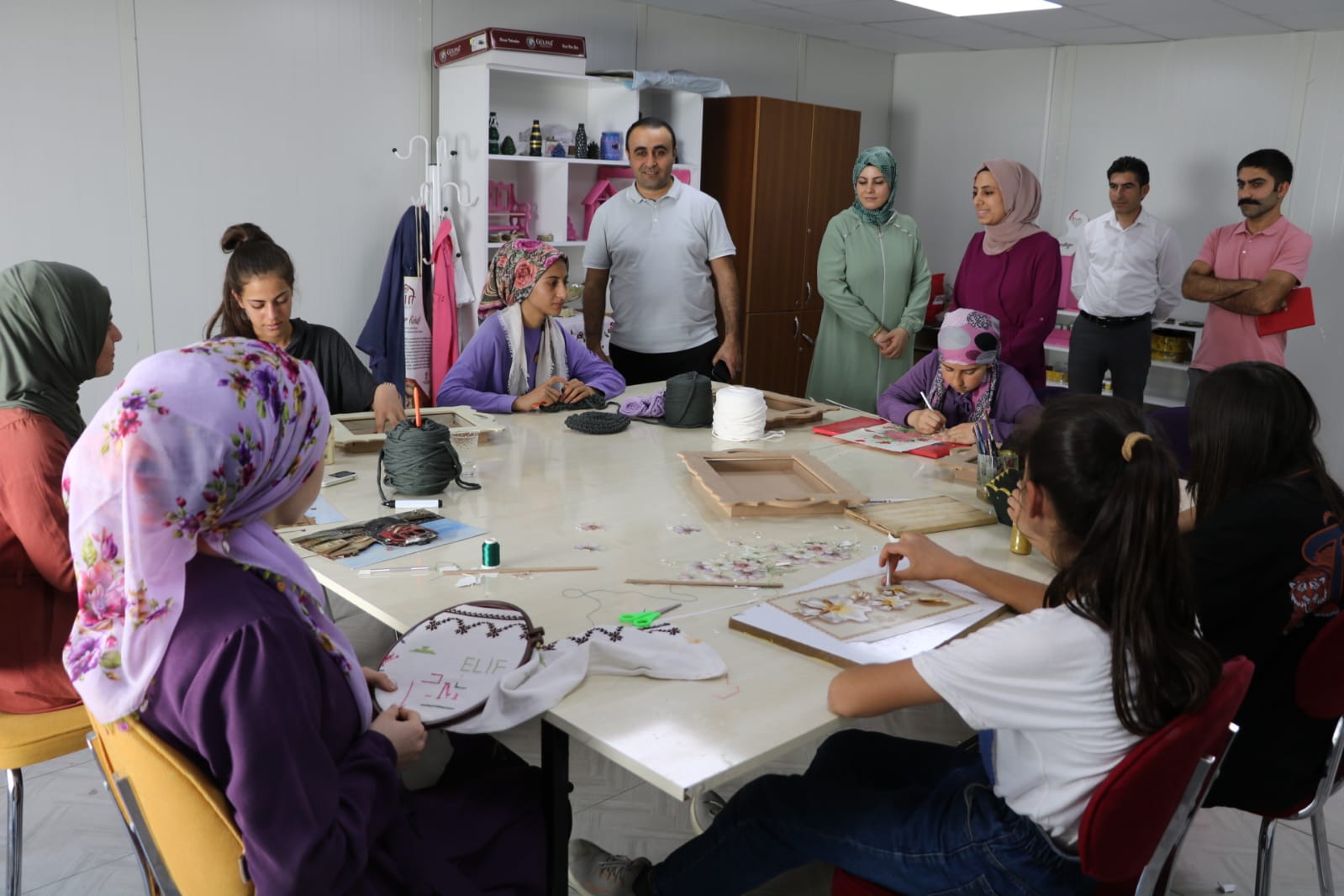 Kaymakam Tekin Çatom’u Ziyaret Etti Kurtalan Kaymakamı Çağlar Tekin ilçede faaliyet gösteren Çok Amaçlı Toplum