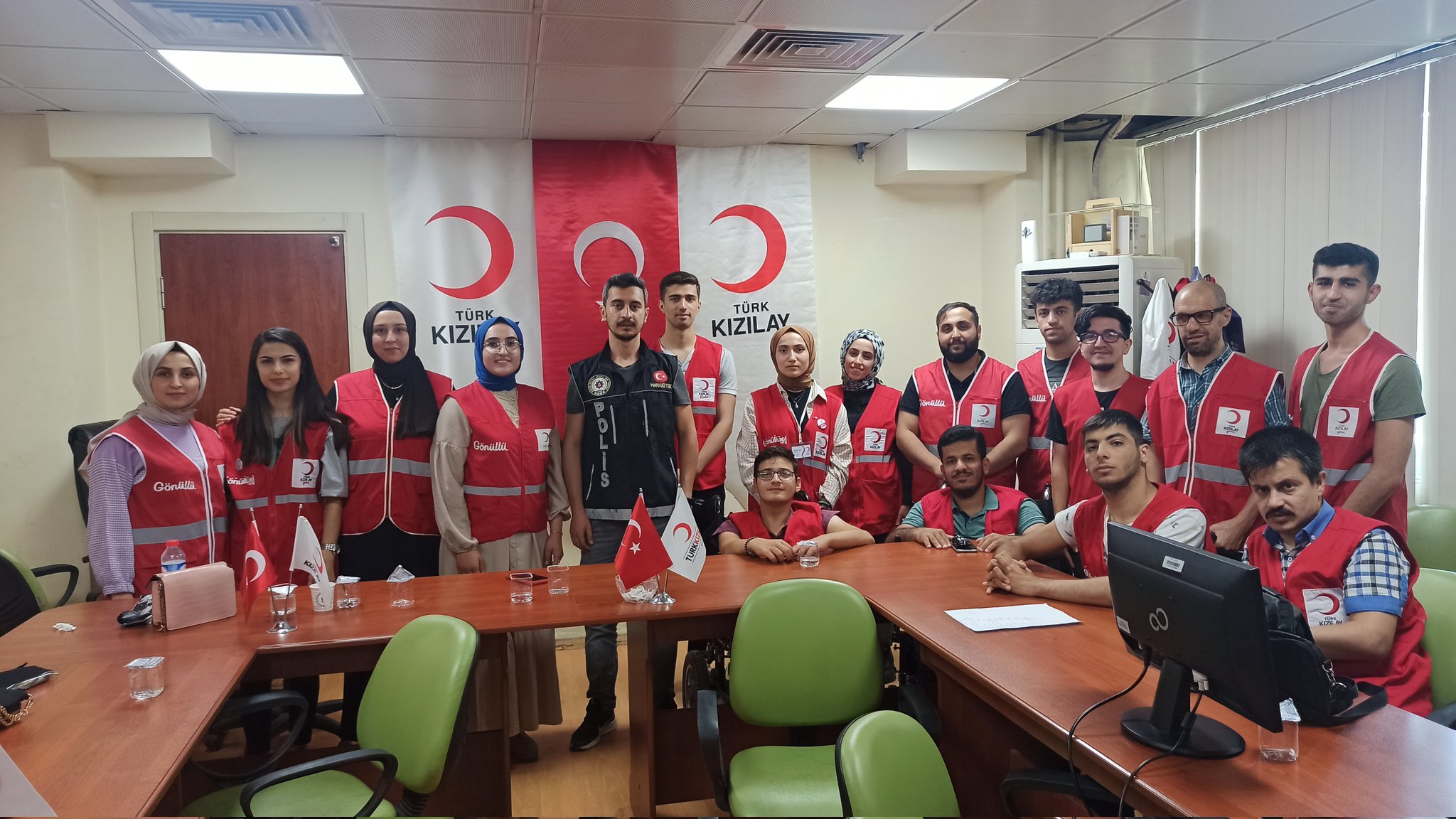 Siirt İl Emniyet Müdürlüğünce ilimizdeki Türk Kızılay Şubesi personeli ve