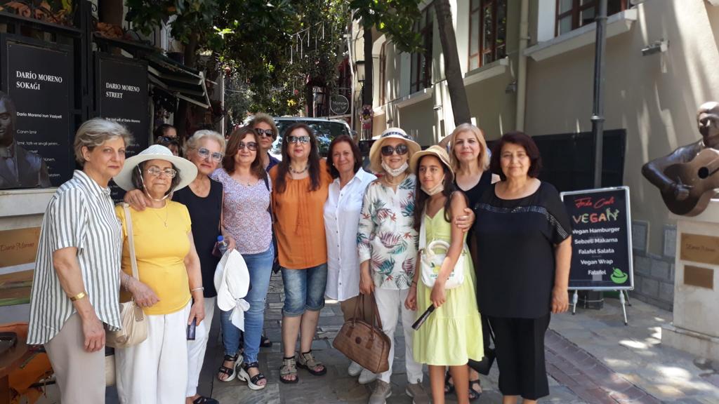 Yıllarını eğitime ve öğrencilerine adamış emekli öğretmenler 50 yıl sonra