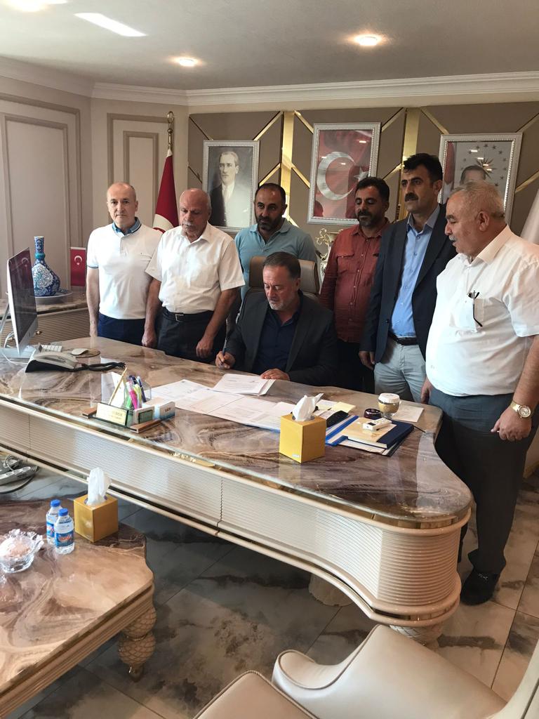 BELEDİYE İŞ SENDİKASI İŞÇİLERE YENİ HAKLAR KAZANDIRTIYOR Türk-İş’e bağlı Belediye-İş Sendikası üyelerinin yüksek enflasyon karşısında ezilmemeleri ve