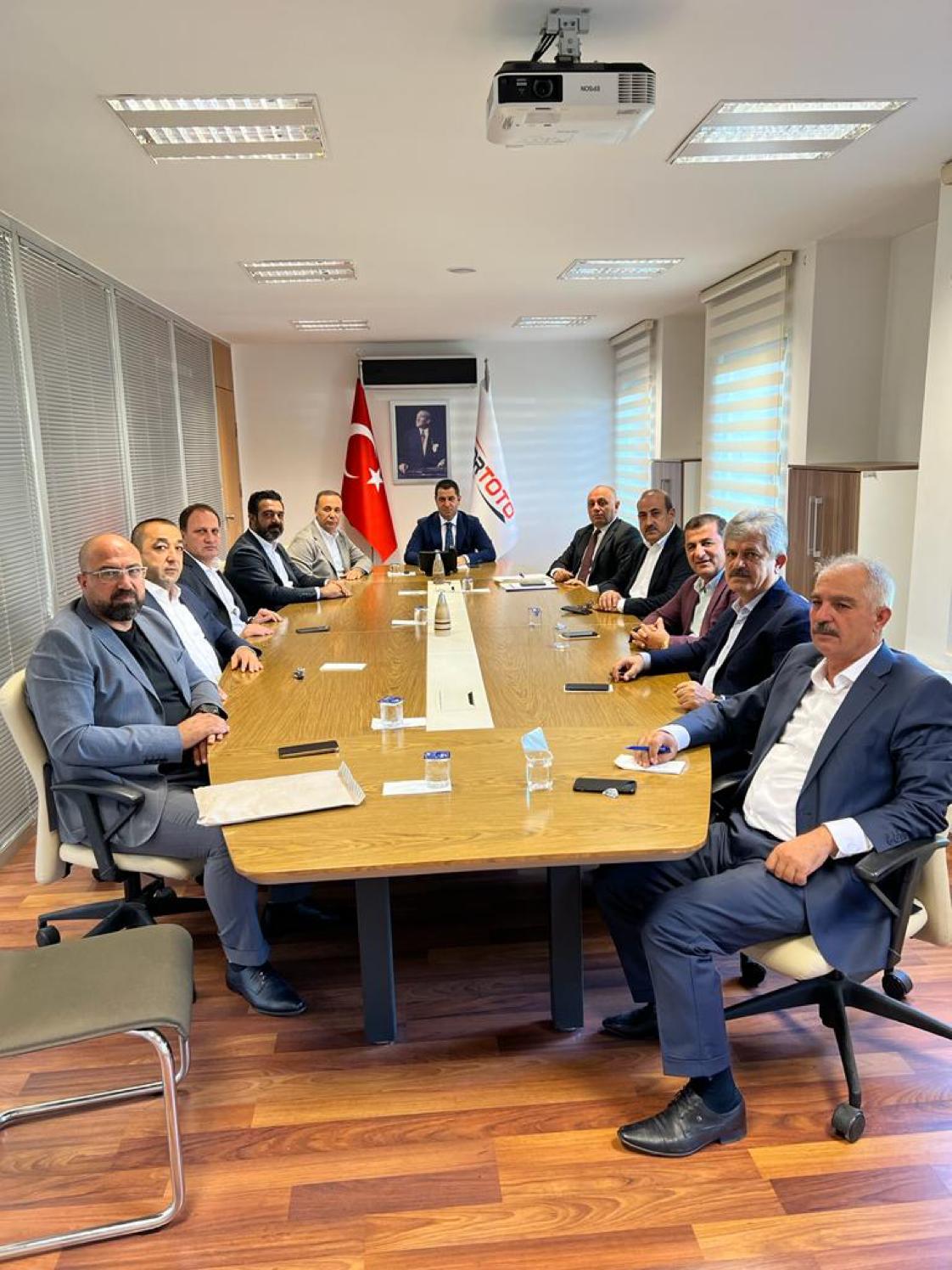 Siirt Heyeti Spor Toto Genel Müdürü Bünyamin Bozgeyik’i Ziyaret Etti Siirt heyeti Spor Toto Teşkilatını ziyaret ederek bu kurum tarafından