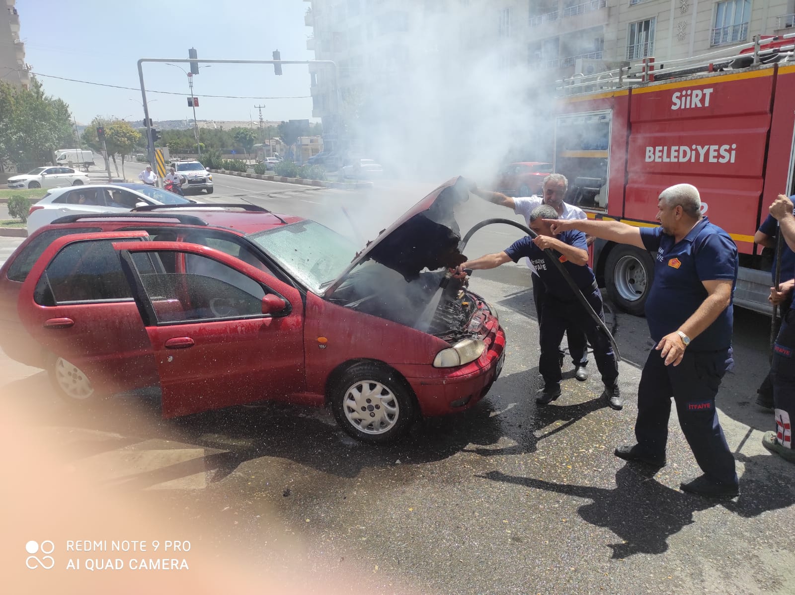 Siirt’te bir otomobilin kablolarının