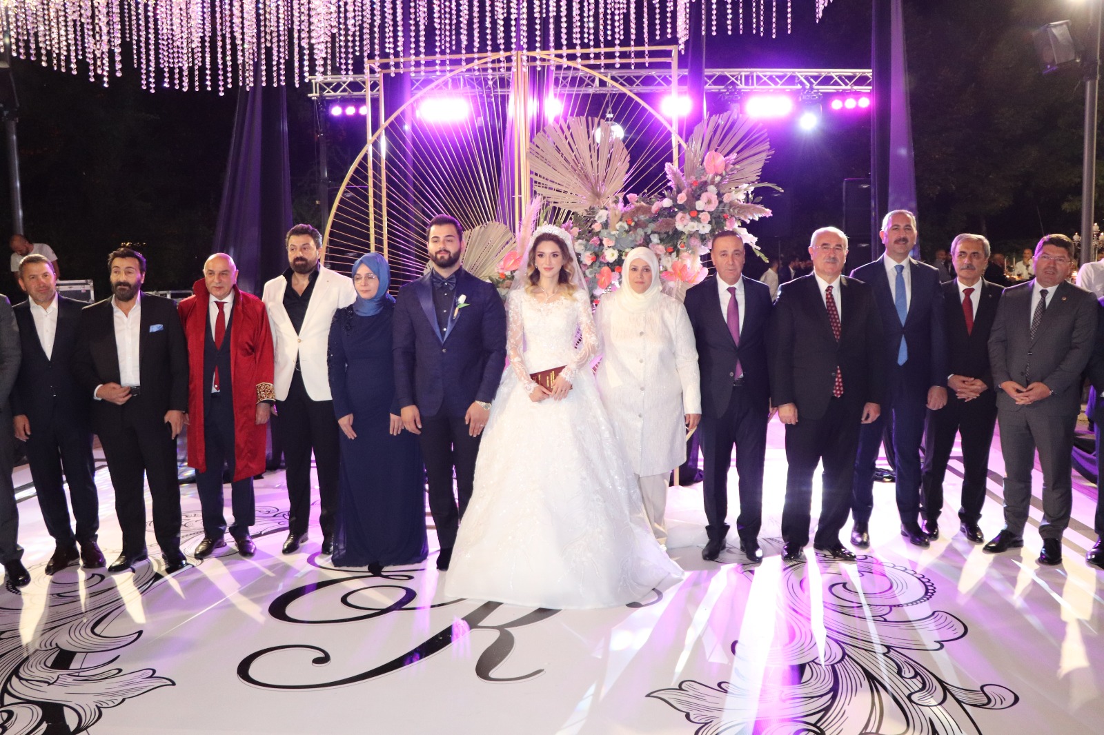Ören ve Bayram Ailelerinin En Mutlu Günü 20 ve 21. dönem Van Milletvekili merhum Mustafa Bayram’ın torunu
