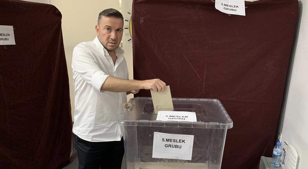 Bugün gerçekleştirilen Siirt Ticaret Sanayi Odası Başkanlığı seçimlerde ağabeyi Güven