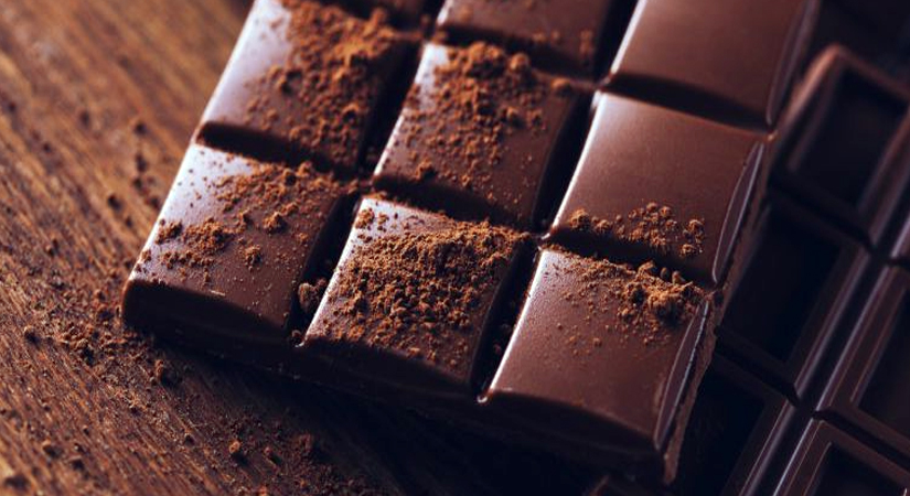 Bir özlemi gidermek için bitter çikolatadan bir ısırık alıyorsanız, aynı