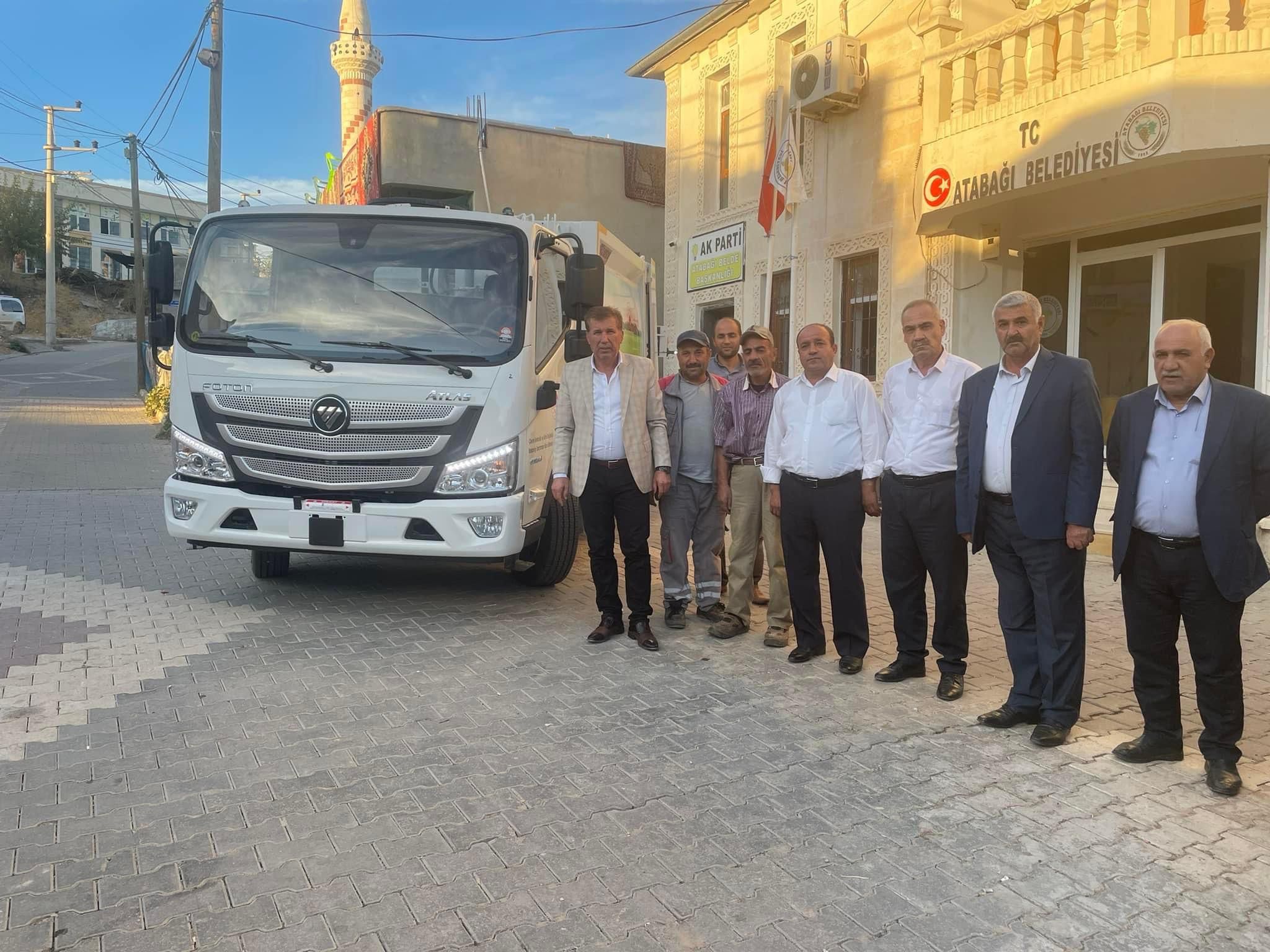 Çevre Şehircilik ve İklim Değişikliği Bakanlığı’ndan Atabağı Beldesine Çöp Kamyonu Hibe Edildi Siirt’in Baykan ilçesine bağlı Atabağı beldesi çöp kamyonuna kavuştu. Çevre