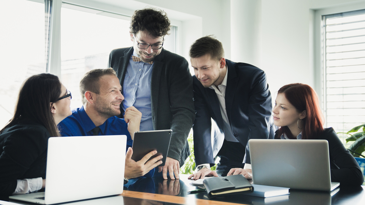 Başarılı olmak, genellikle hedeflerine ulaşmış olanlardan öğrenmek anlamına gelir. Önemsediğiniz