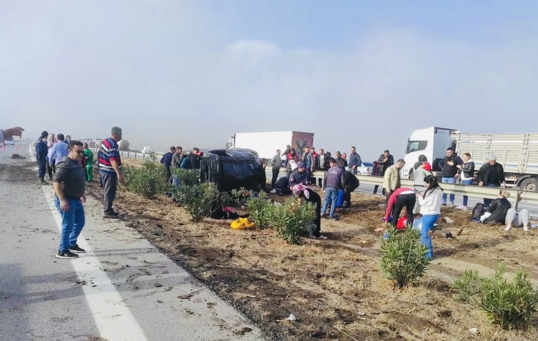 Siirt’e Düğün İçin Gelen Yolcuları Taşıyan Minibüs Kaza Yaptı! 1 Ölü 10 Yaralı