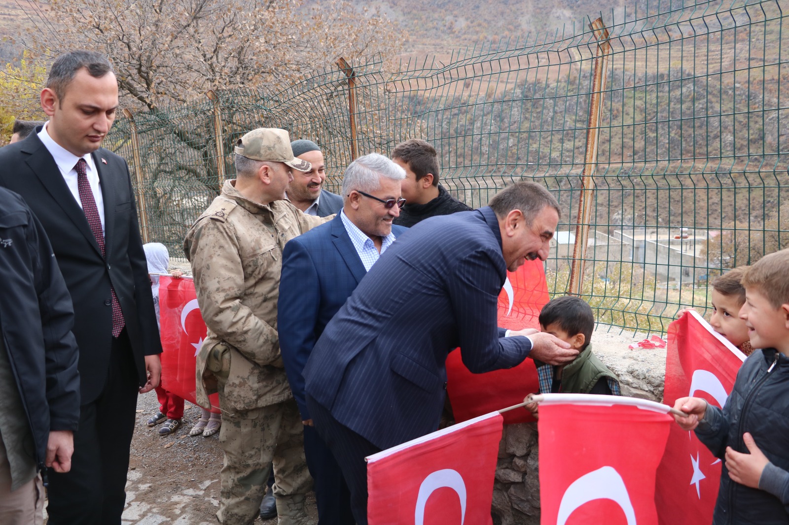 Siirt Valisinden Köy Ziyaretleri, Vali Hacıbektaşoğlu: “Amacımız Kırsalda Yaşayan Vatandaşlarımızın Yaşam Standartlarını Yükseltmektir” Siirt Valisi ve Belediye Başkan Vekili Osman Hacıbektaşoğlu, ilçe, belde