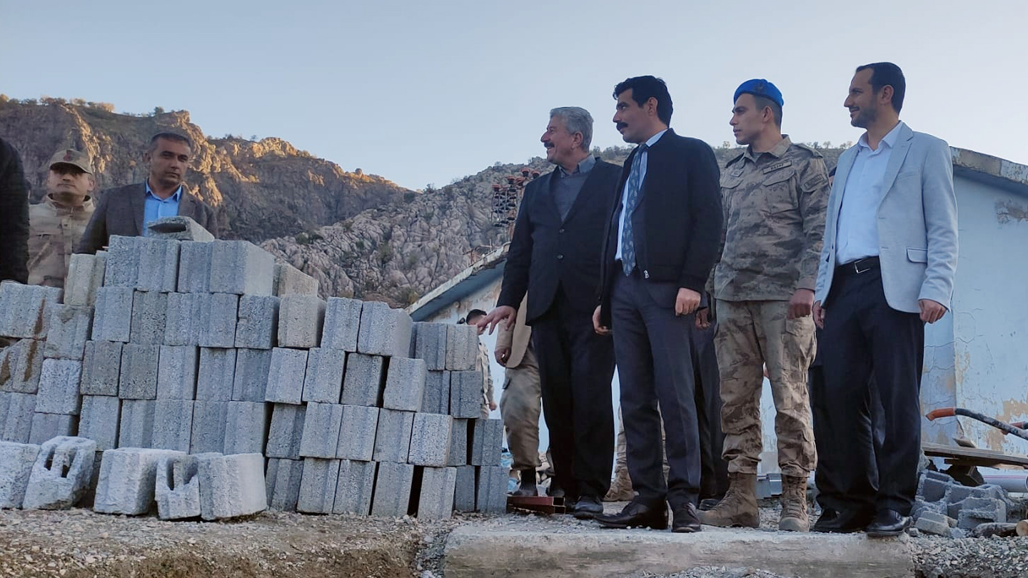 Siirt’in Baykan İlçesinin Ünlüce Köyüne Cami, Taziye Evi ve İmam Lojmanı Yapılıyor