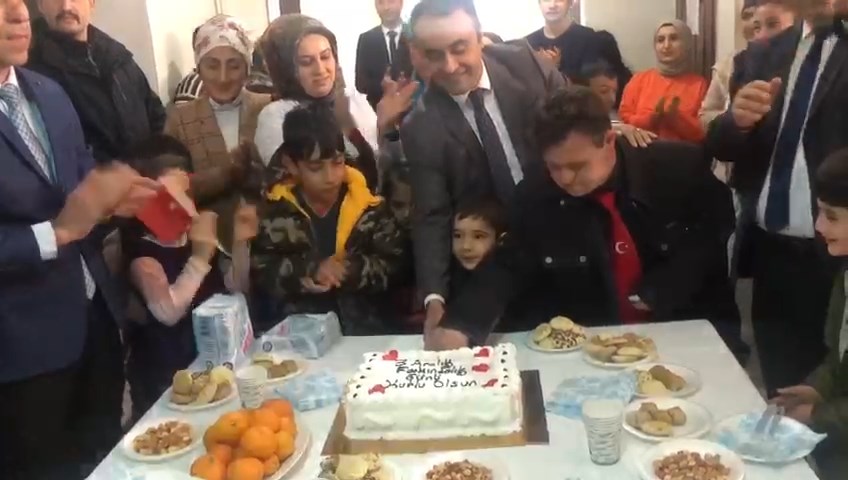 Kurtalanda 3 Aralık Dünya