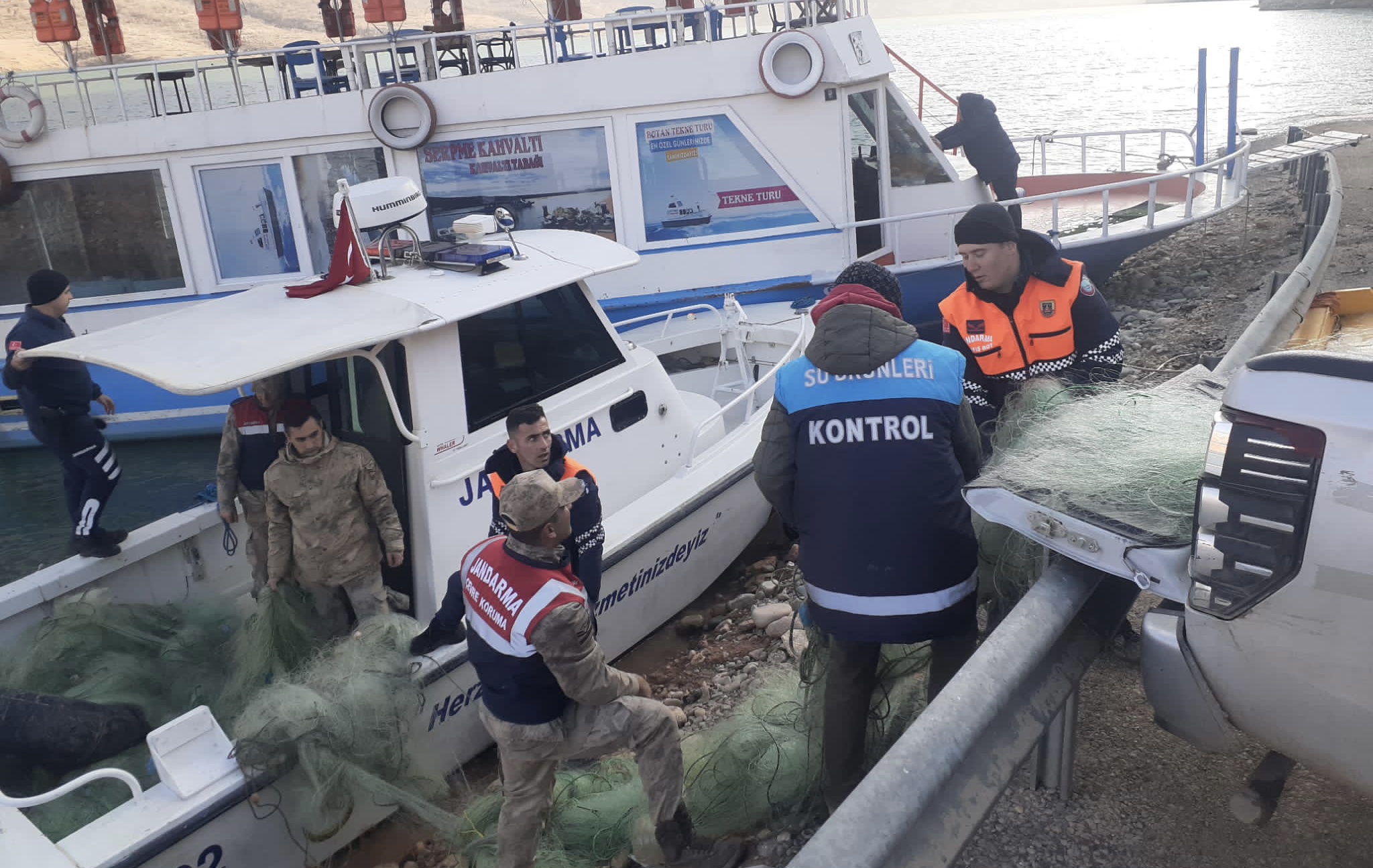 Siirt’te usulsüz balık avlayanlara ekipler göz açtırmıyor