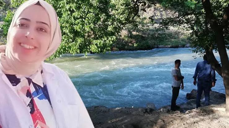 Siirt’in Pervari ilçesine bağlı Beğendik Beldesinde Müküs Çayı’ndaki akıntıya kapılarak