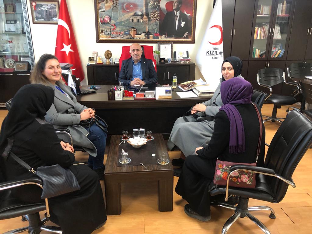 AK Parti Kadın Kolları il Başkanlığından bir heyet Türk Kızılay